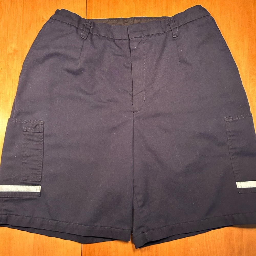 FedEx women’s cargo shorts size 14